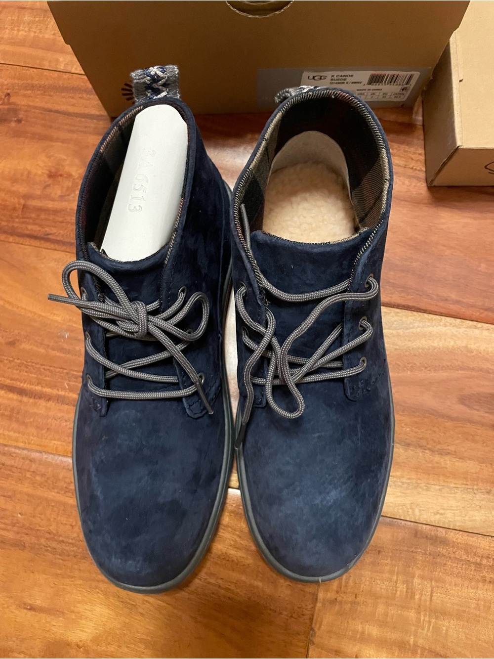 NEW UGG KIDS Navy Suede Chukka Boots with Shearling Lining size 3